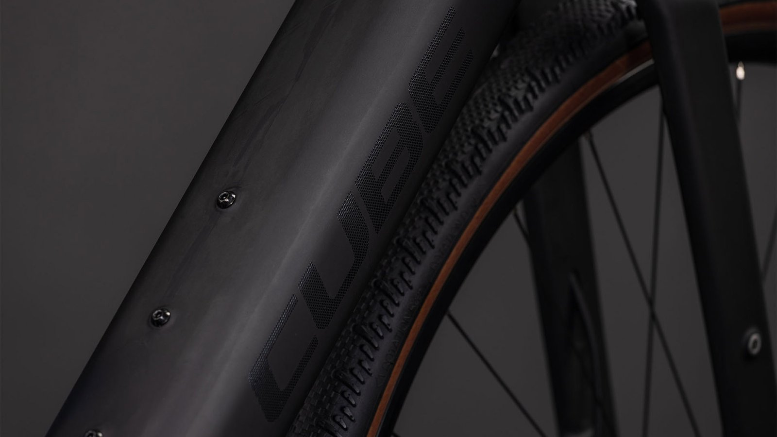 Cube Nuroad Ibrido C:62 EXC 400X linea nera