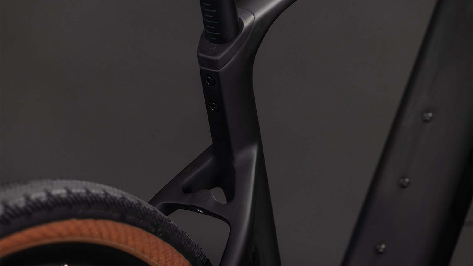 Cube Nuroad Ibrido C:62 EXC 400X linea nera